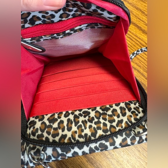 NWOT Travelon Purse Womens Leopard Print Expandable Compact Crossbody Bag - Picture 7 of 9